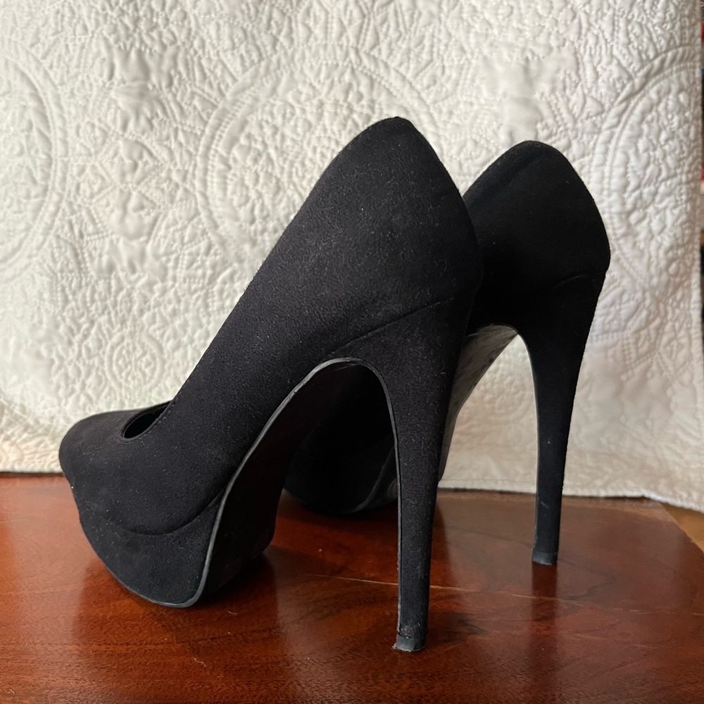 Xhilaration Black Suede Heels